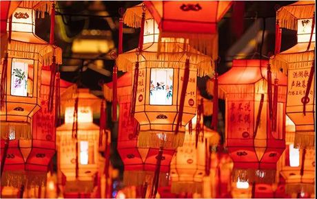 正月十五鬧元宵，歡歡喜喜享團(tuán)圓！韓端機(jī)器人祝大家元宵節(jié)快樂(lè)！